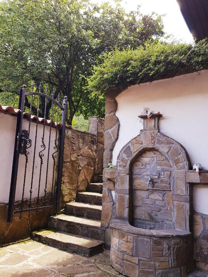 Family Hotel Chiflik Hills Exterior foto