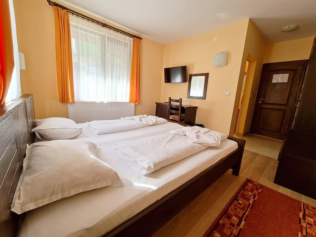 Family Hotel Chiflik Hills Exterior foto