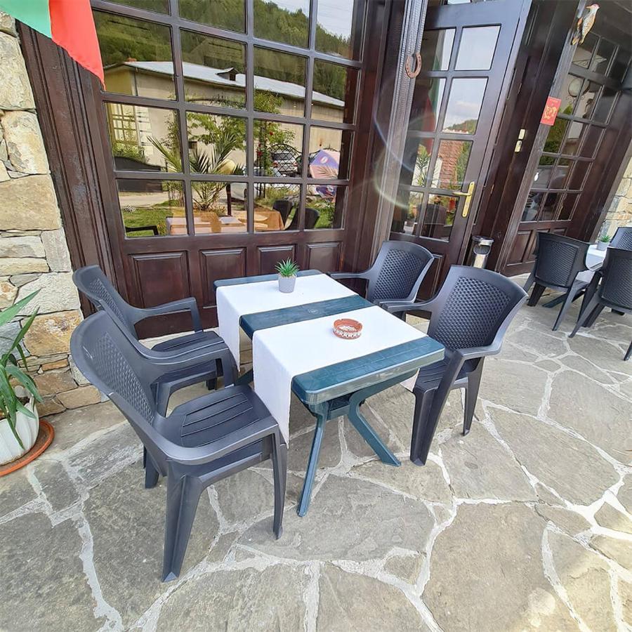 Family Hotel Chiflik Hills Exterior foto