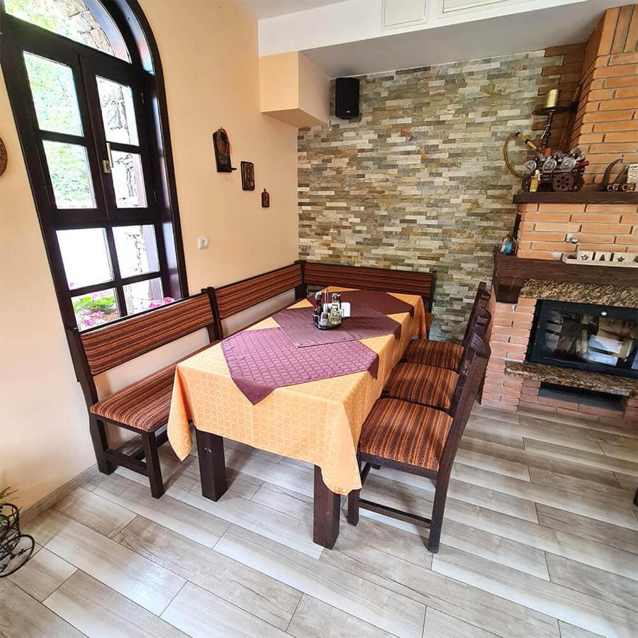 Family Hotel Chiflik Hills Exterior foto