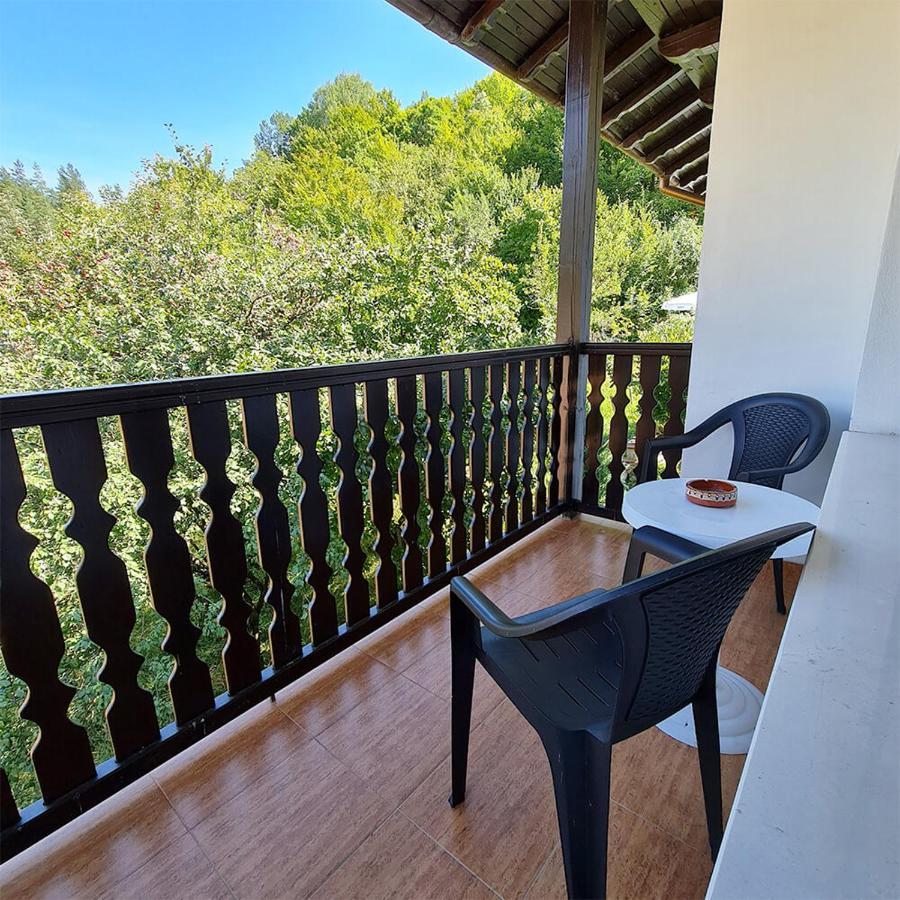 Family Hotel Chiflik Hills Exterior foto