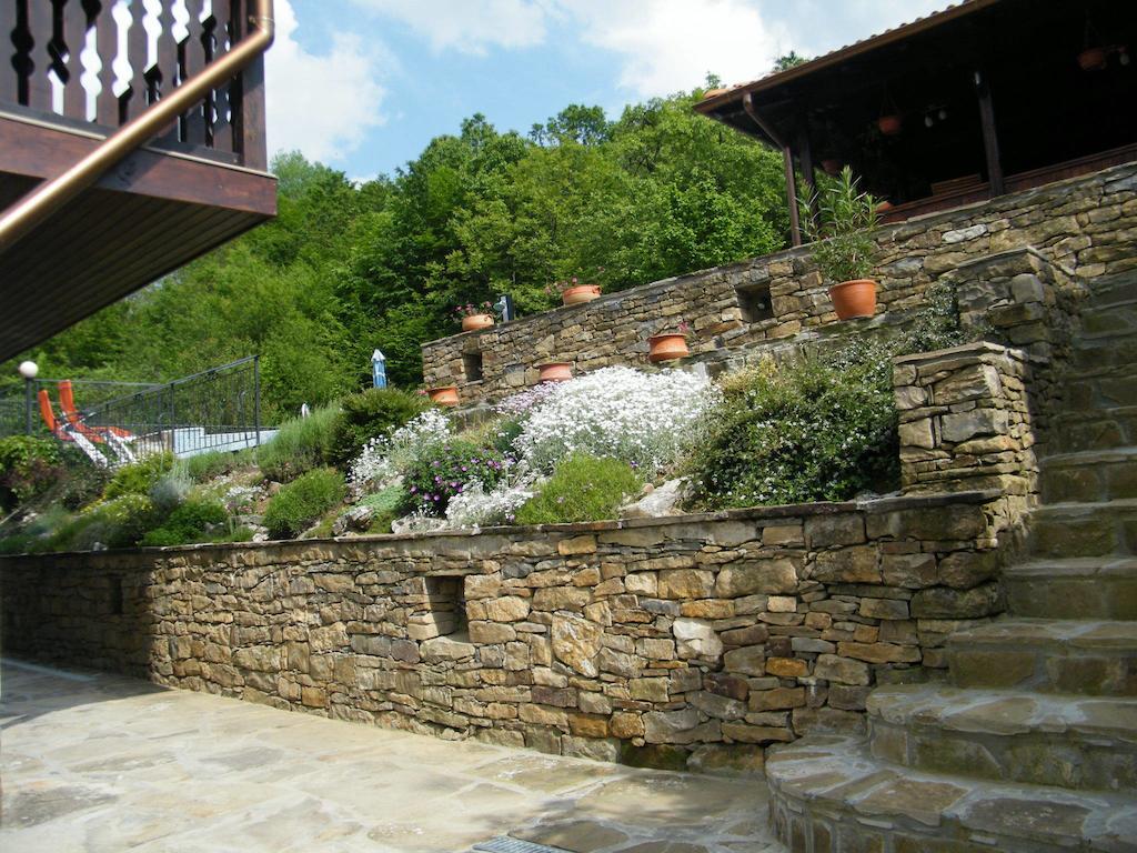 Family Hotel Chiflik Hills Exterior foto
