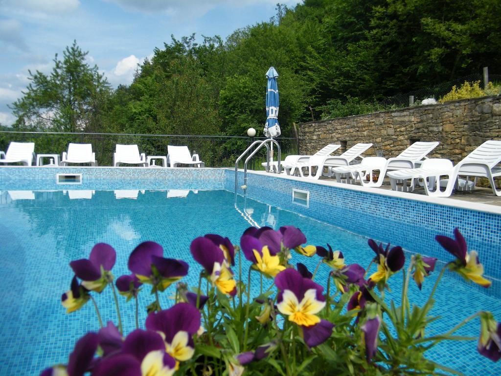 Family Hotel Chiflik Hills Exterior foto