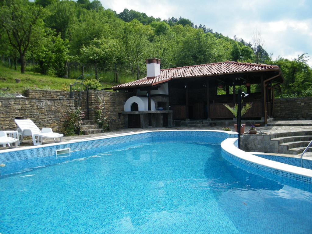 Family Hotel Chiflik Hills Exterior foto